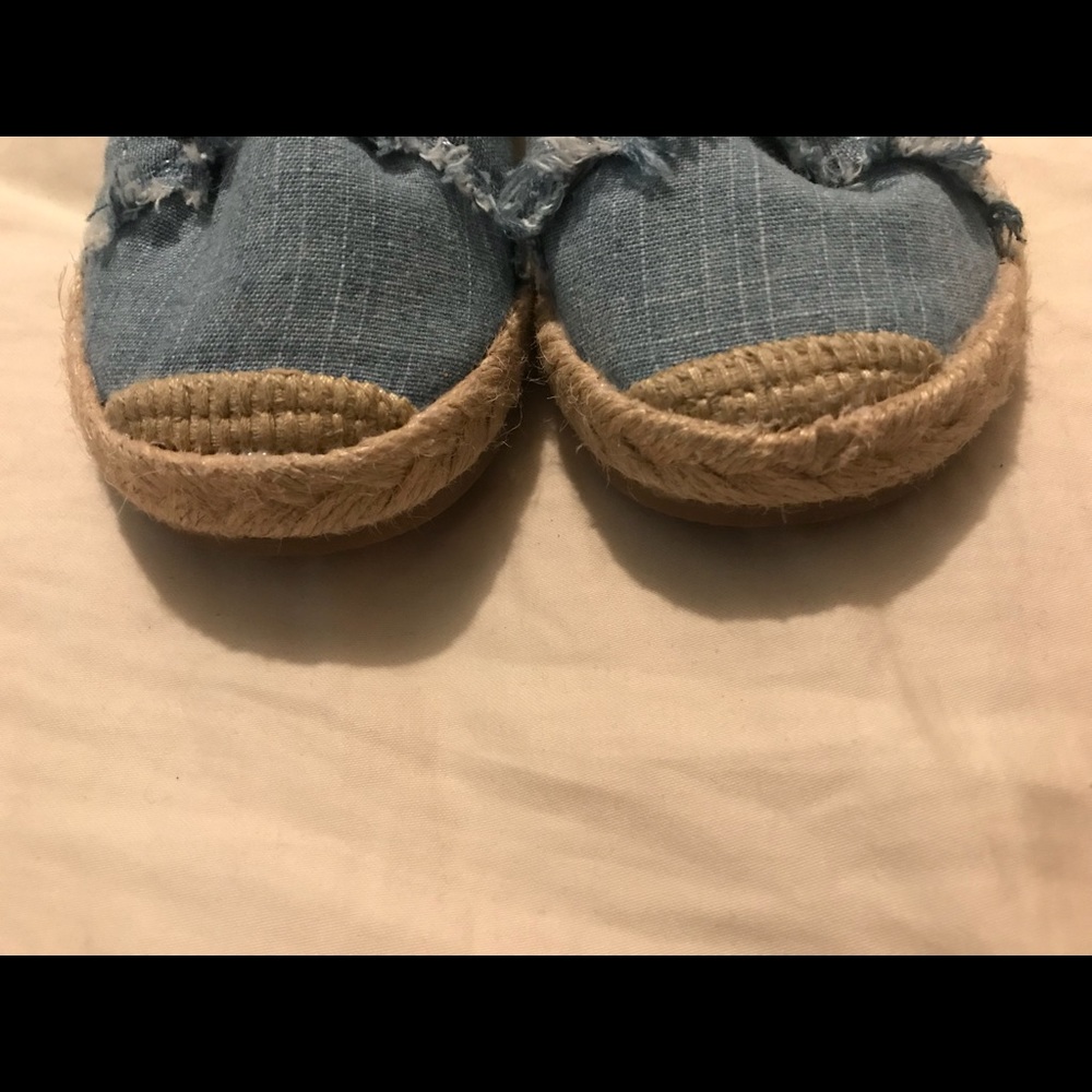 Gap shoes for little girls - Picture 2 of 4
